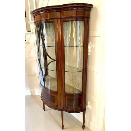 Englische edwardianische Mahagoni Vitrine mit Intarsien aus Massivholz