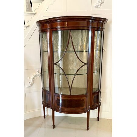 Englische edwardianische Mahagoni Vitrine mit Intarsien aus Massivholz