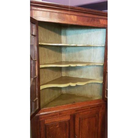 Antiker englischer George III. Eckschrank aus massiver Eiche