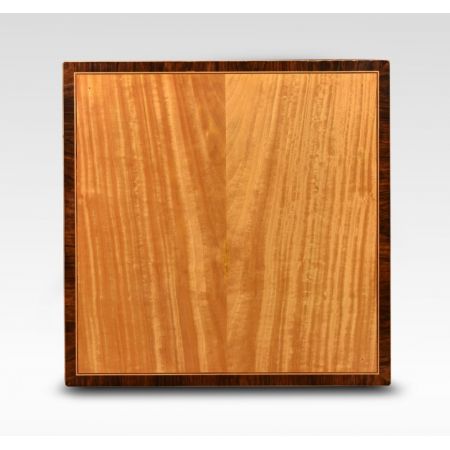 Ein Paar antiker englischer Nachttische aus massivem Satinholz