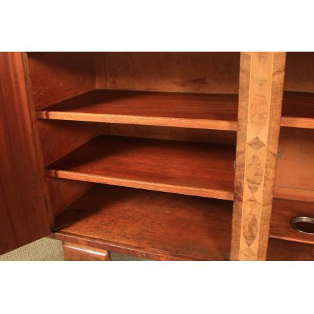 Antikes englisches Art Déco Sideboard aus massivem Nussbaum mit Intarsien