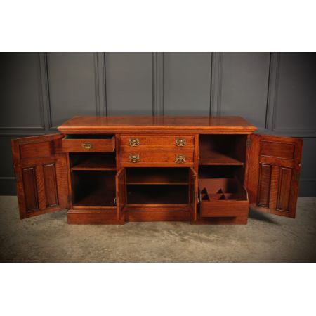 Engliches massives Pollard Eichenholz Sideboard von Thomas Turner