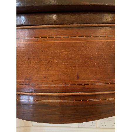 Antikes edwardianisches Massivholz Sideboard mit Serpentinfront aus England