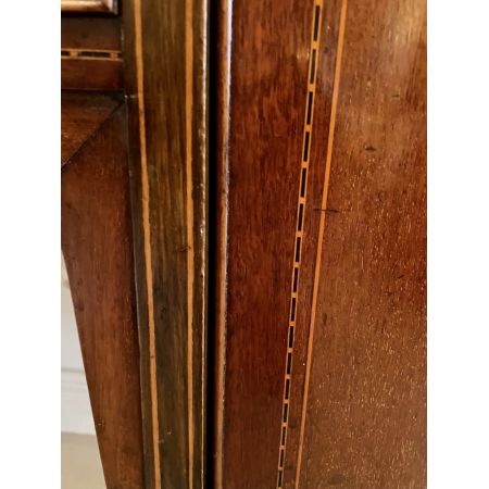 Antikes edwardianisches Massivholz Sideboard mit Serpentinfront aus England