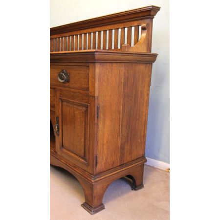 Antikes englisches Arts & Crafts Sideboard von Maple & Co. aus Massivholz