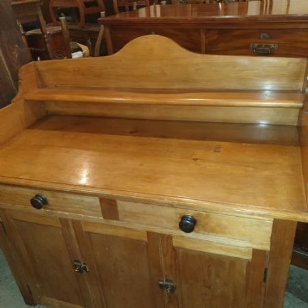 Englische viktorianische Kommode aus massivem Kiefernholz