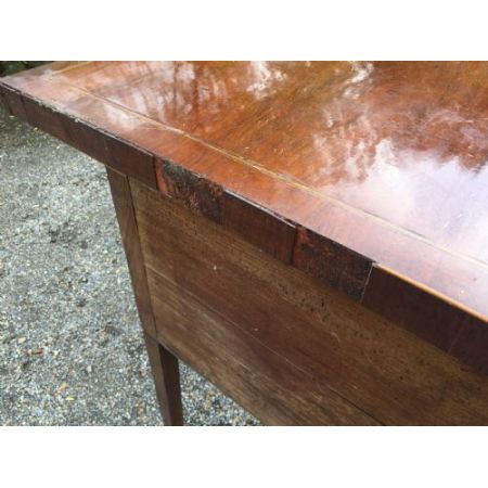 Englisches georgianisches Bowfront Sideboard aus massivem Mahagoniholz