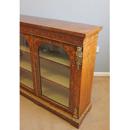 Antiks englische viktorianische Display Cabinet / Vitrine aus massivem Nussbaum