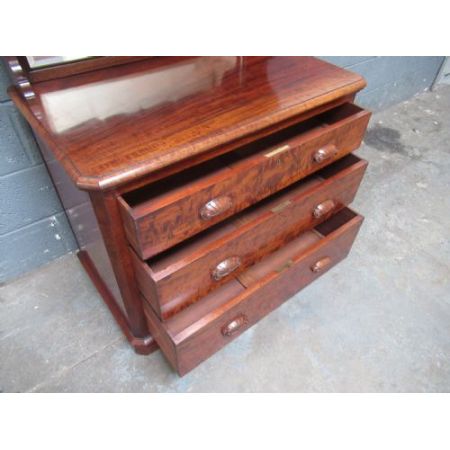 Englische viktorianische Mahagoni Kommode aus Massivholz