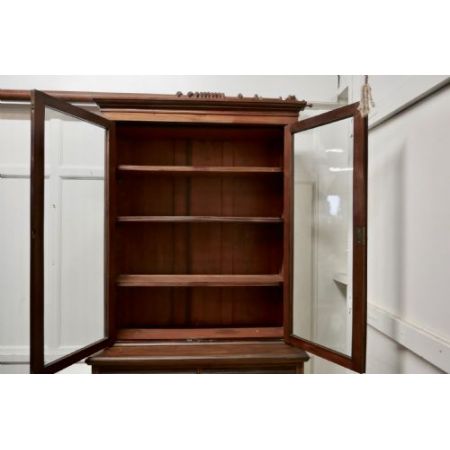 Englisches edwardianischer Bookcase / Bücherschrank aus Nussbaum