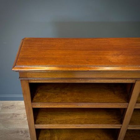 Viktorianisches Open Bookcase / offenes Bücherregal aus massivem Mahagoniholz aus England