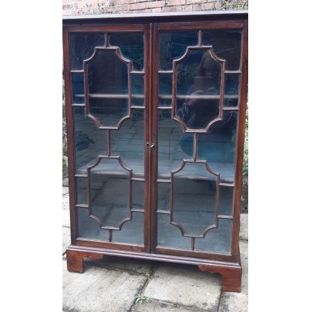 Englisches georgianisches verglastes Bookcase aus massivem Mahagoni