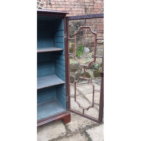 Englisches georgianisches verglastes Bookcase aus massivem Mahagoni