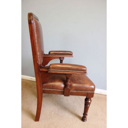 Englischer massiver Mahagoni-Leder-Schreibtischstuhl in antiker Qualität