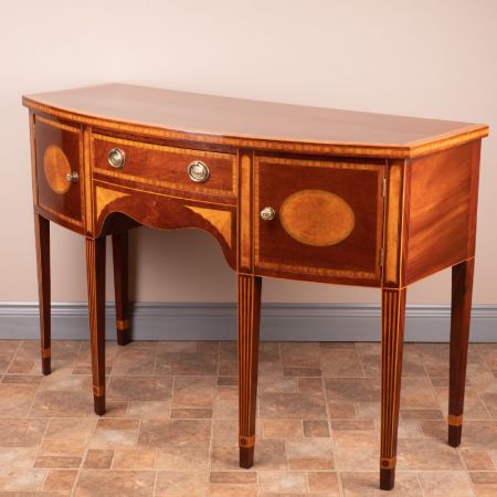 Englisches massives Mahagoni-Sideboard mit Intarsien