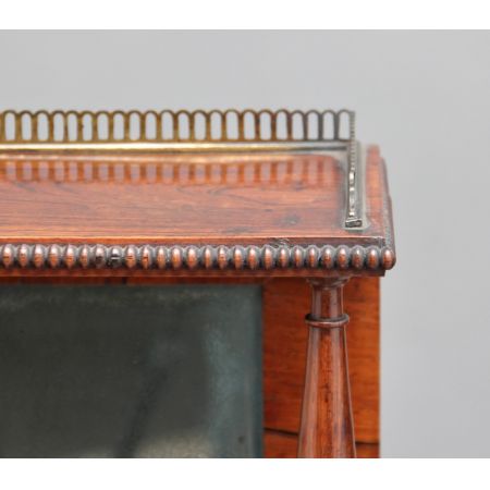 Englische Regency Kommode aus massivem Palisander und Messing mit Intarsien