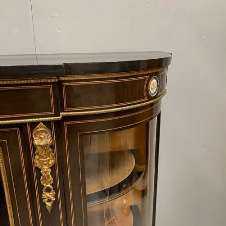 Viktorianische ebonisierte und intarsierte englische Kommode aus Massivholz