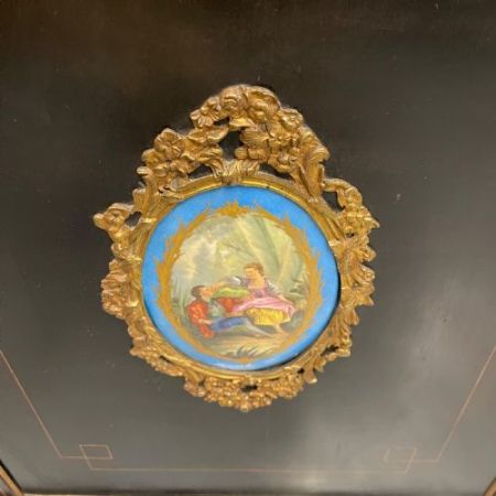 Viktorianische ebonisierte und intarsierte englische Kommode aus Massivholz