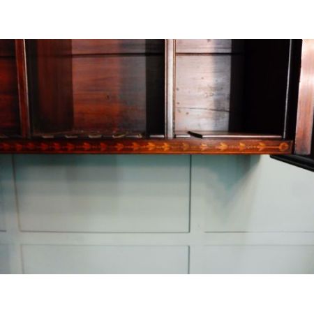 Antiker englischer offener Bücherschrank aus massivem Mahagoniholz