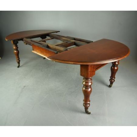 Antiker englischer Esstisch aus massivem Mahagoniholz