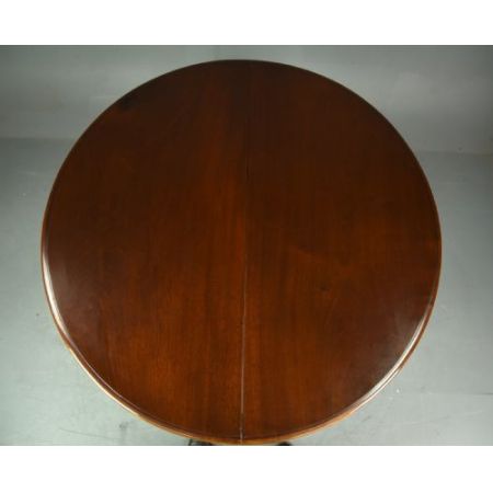 Antiker englischer Esstisch aus massivem Mahagoniholz