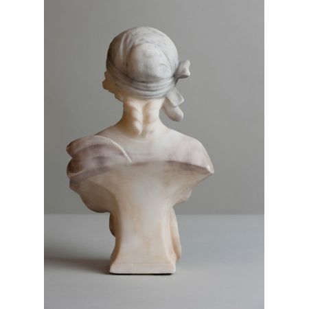 Geschnitzte italienische Alabasterskulptur, signiert a.cipriani