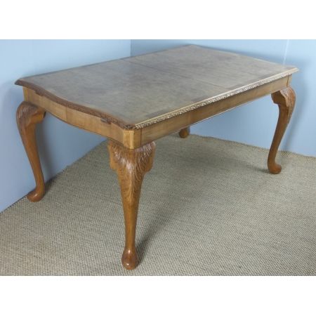 Antiker Esstisch im  englischem Queen-Anne-Design aus Wurzelnussbaum im Art Deco-Stil