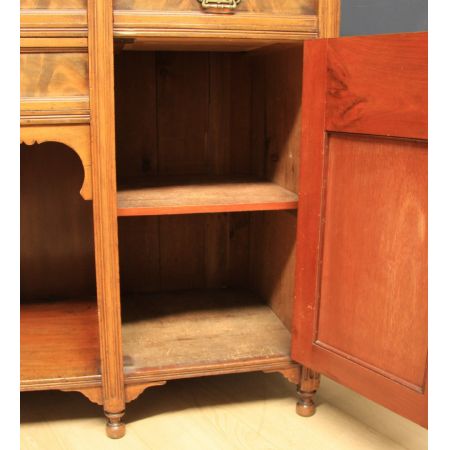 Anrichte aus der viktorianischen ästhetischen Bewegung