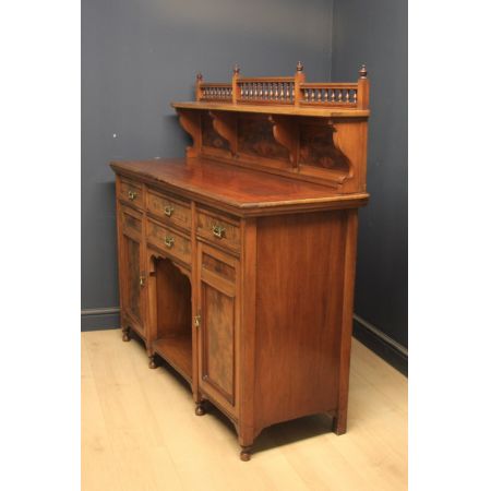 Anrichte aus der viktorianischen ästhetischen Bewegung