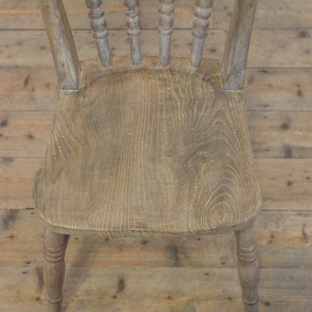 Satz von vier antiken Küchenstühlen aus Kiefer