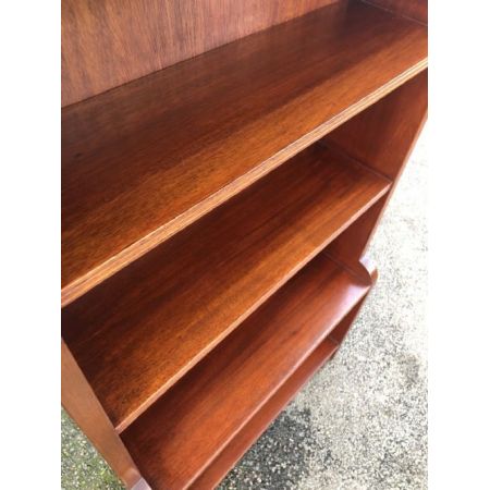 Schlankes, offenes Mahagoni-Bücherregal