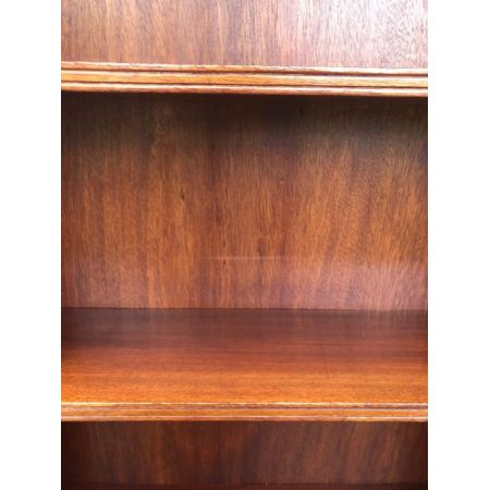 Schlankes, offenes Mahagoni-Bücherregal