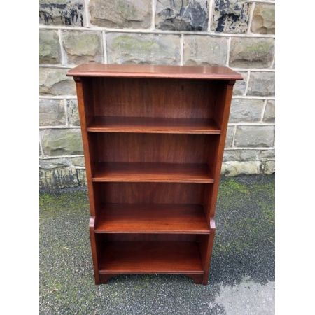 Schlankes, offenes Mahagoni-Bücherregal