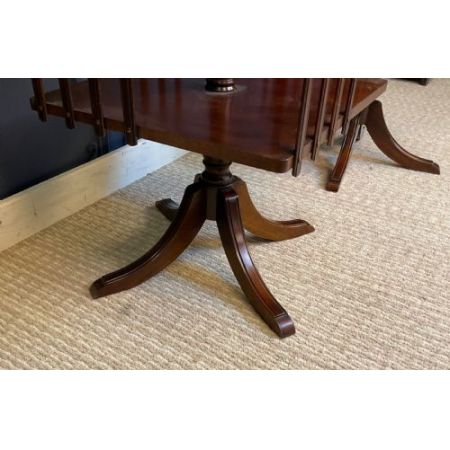 Paar englische drehbare Bücherregale aus massivem Mahagoni