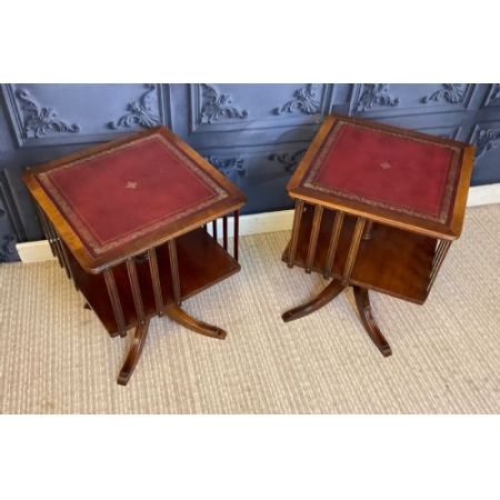 Paar englische drehbare Bücherregale aus massivem Mahagoni