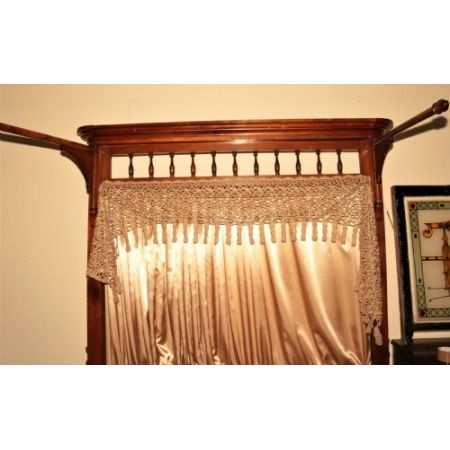 Antikes viktorianisches englisches Bett aus massivem Mahagoni