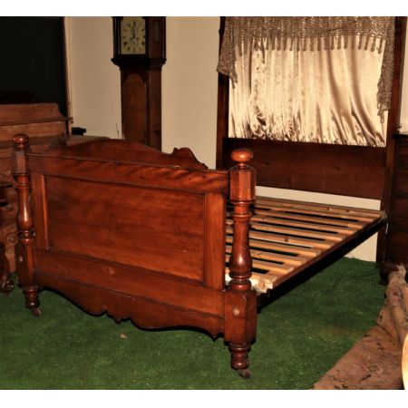 Antikes viktorianisches englisches Bett aus massivem Mahagoni