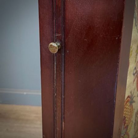 Antiker englischer viktorianischer Wandteppich aus massivem Mahagoni als Kaminschirm