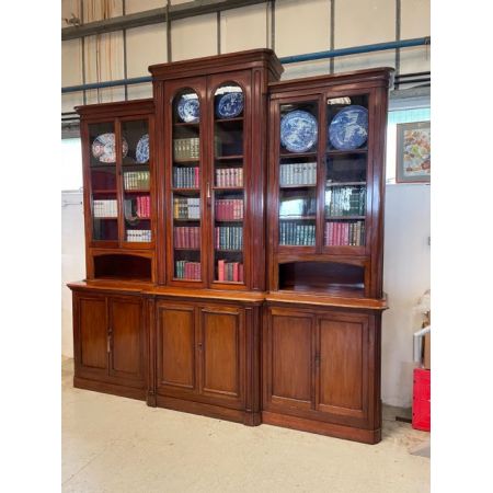 Großes Bücherregal aus Mahagoni von Richardson of Leeds im Landhausstil