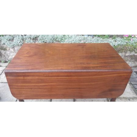 Pembroke Dining Table / Esstisch aus Mahagoni Massivholz