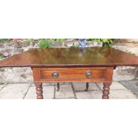 Pembroke Dining Table / Esstisch aus Mahagoni Massivholz