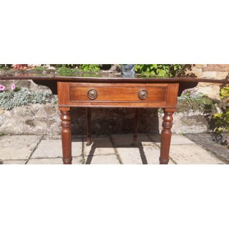 Pembroke Dining Table / Esstisch aus Mahagoni Massivholz