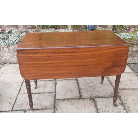 Pembroke Dining Table / Esstisch aus Mahagoni Massivholz