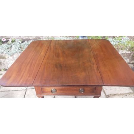 Pembroke Dining Table / Esstisch aus Mahagoni Massivholz