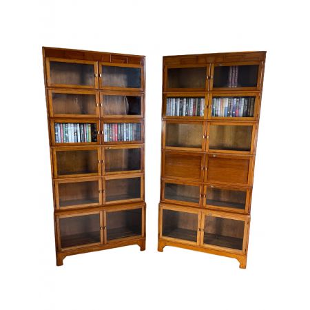 Nussbaum Bücherregal Paar aus Massivholz Globe wernicke