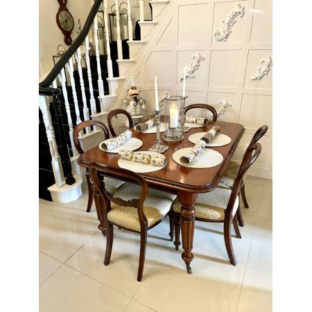 Antiker erweiterbarer Esstisch aus Mahagoni Massivholz in victorianischer Qualität