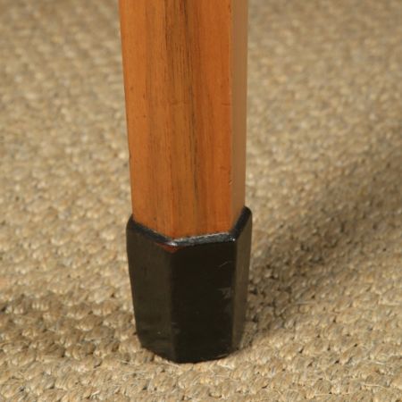 Antiker Art Déco gemaserter, ausziehbarer Esstisch aus Nussbaum