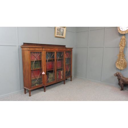 Großes Edwardianisches Bücherregal