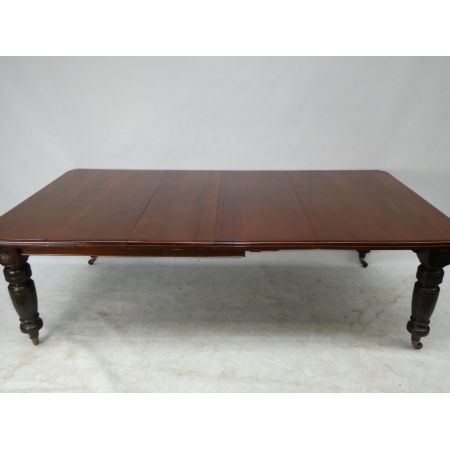 Massiver Nussbaum Esstisch