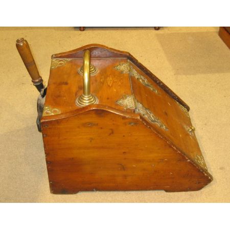 Edwardianischer Kohlekasten aus Kiefer und Messing